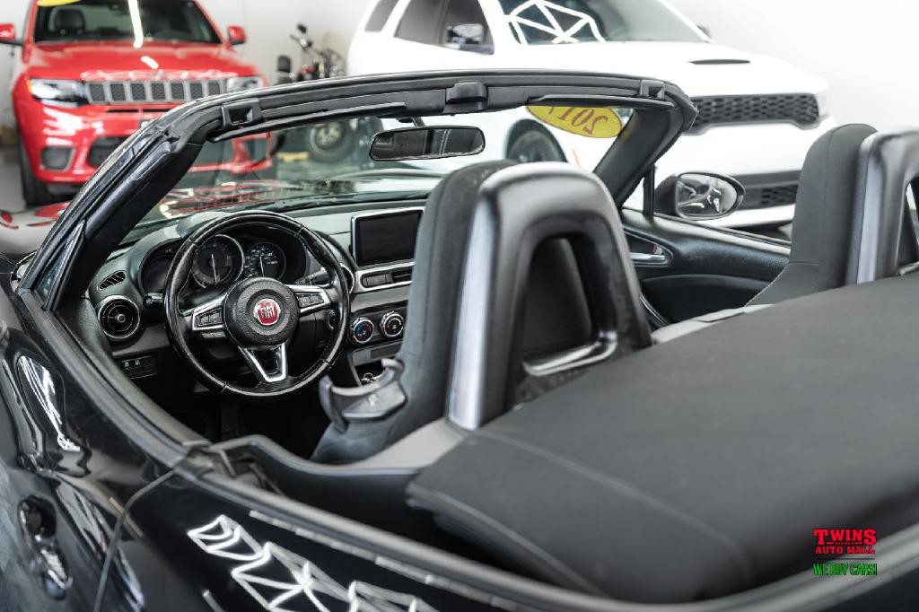 2017 FIAT 124 Spider Image 25