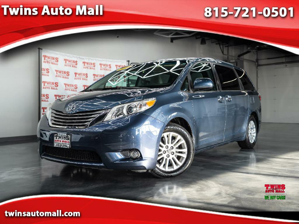 2015 Toyota Sienna Image 1