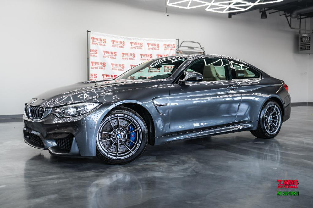 2015 BMW M4 Image 2