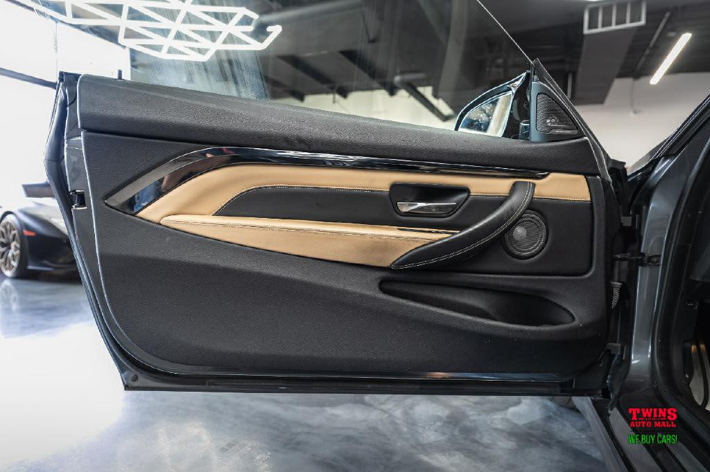2015 BMW M4 Image 10
