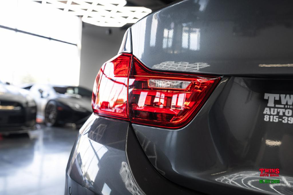 2015 BMW M4 Image 36