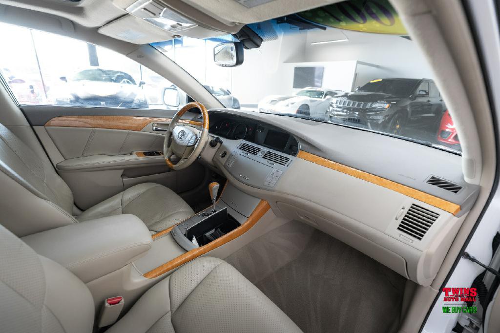 2007 Toyota Avalon Image 17
