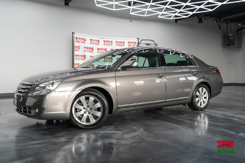2006 Toyota Avalon Image 2