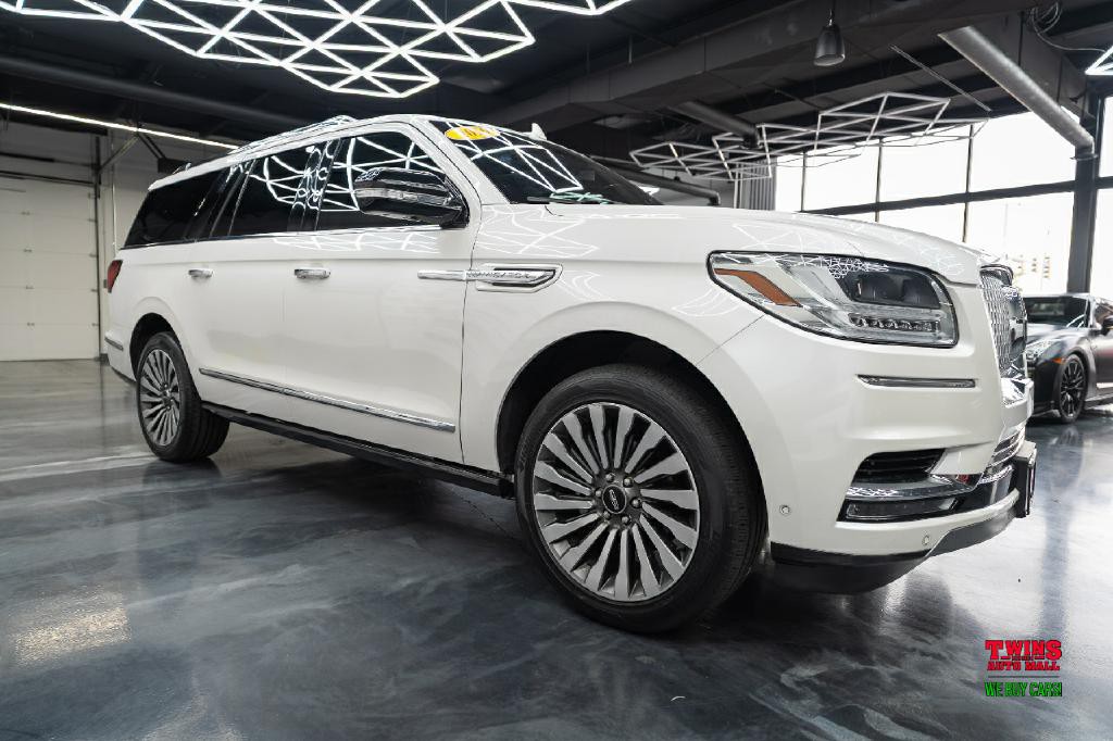 2019 Lincoln Navigator Image 8