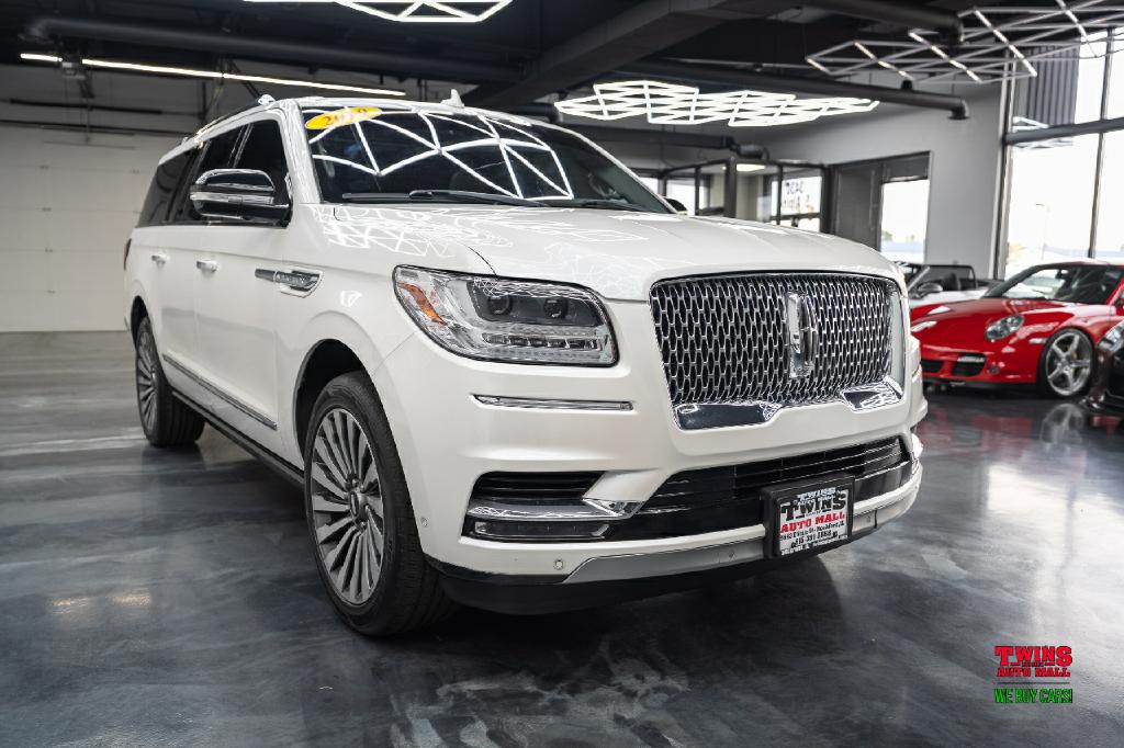 2019 Lincoln Navigator Image 9