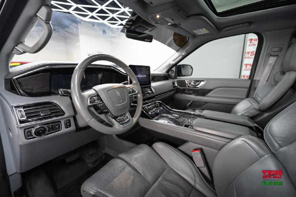 2019 Lincoln Navigator Image 12