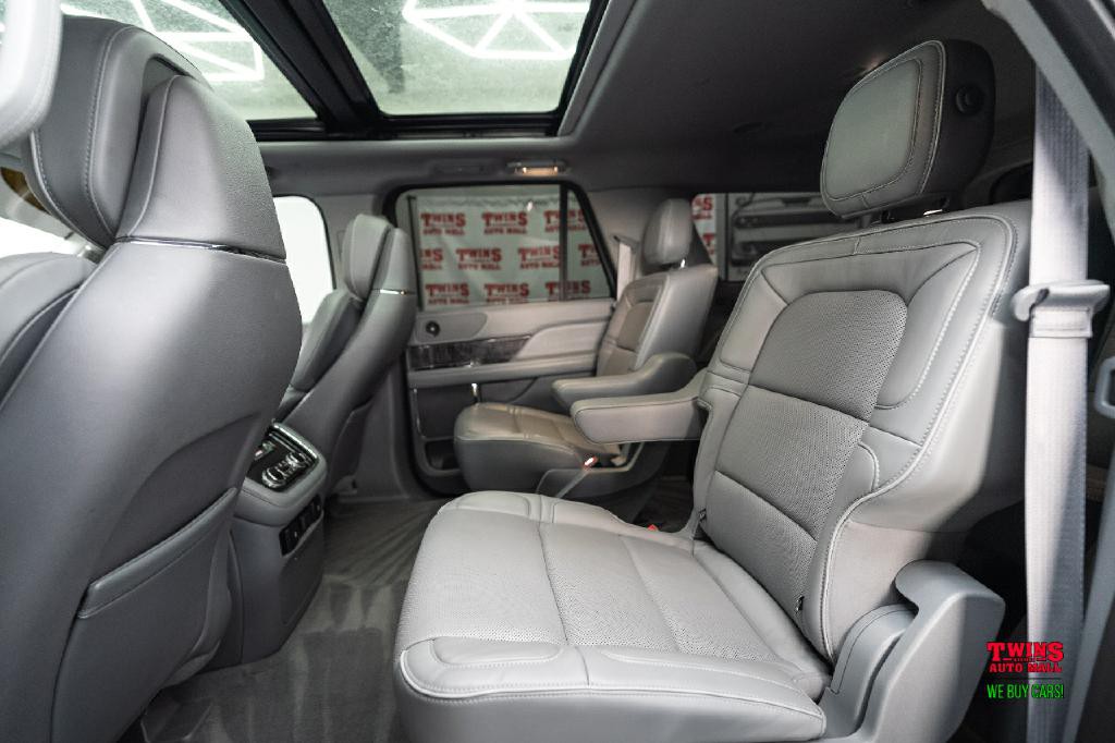 2019 Lincoln Navigator Image 14
