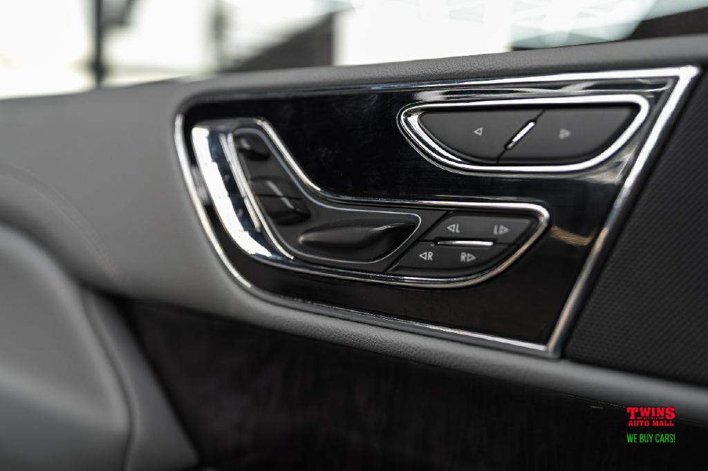 2019 Lincoln Navigator Image 32