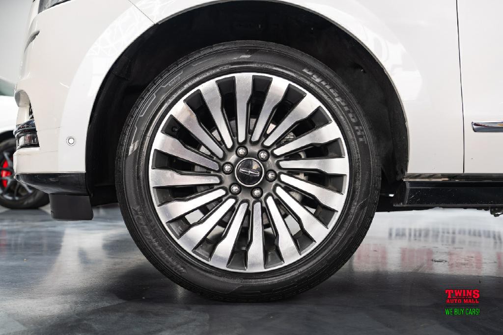 2019 Lincoln Navigator Image 35
