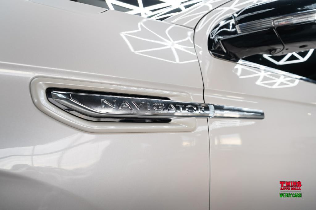 2019 Lincoln Navigator Image 36