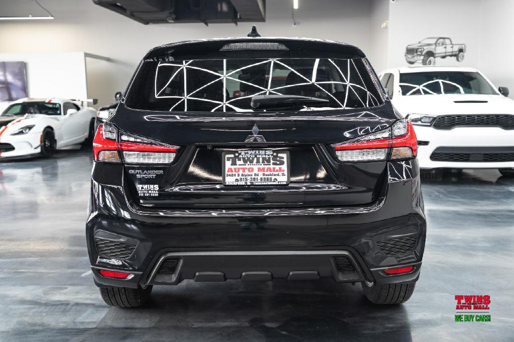 2024 Mitsubishi Outlander Image 5