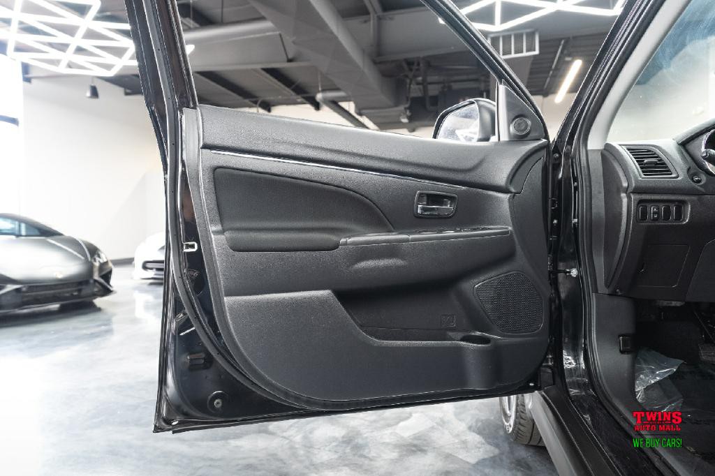 2024 Mitsubishi Outlander Image 10