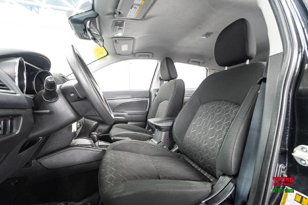 2024 Mitsubishi Outlander Image 12