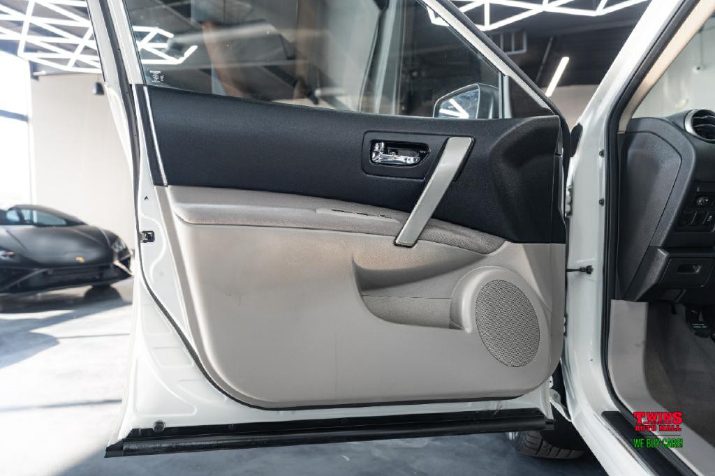 2015 Nissan Rogue Image 10
