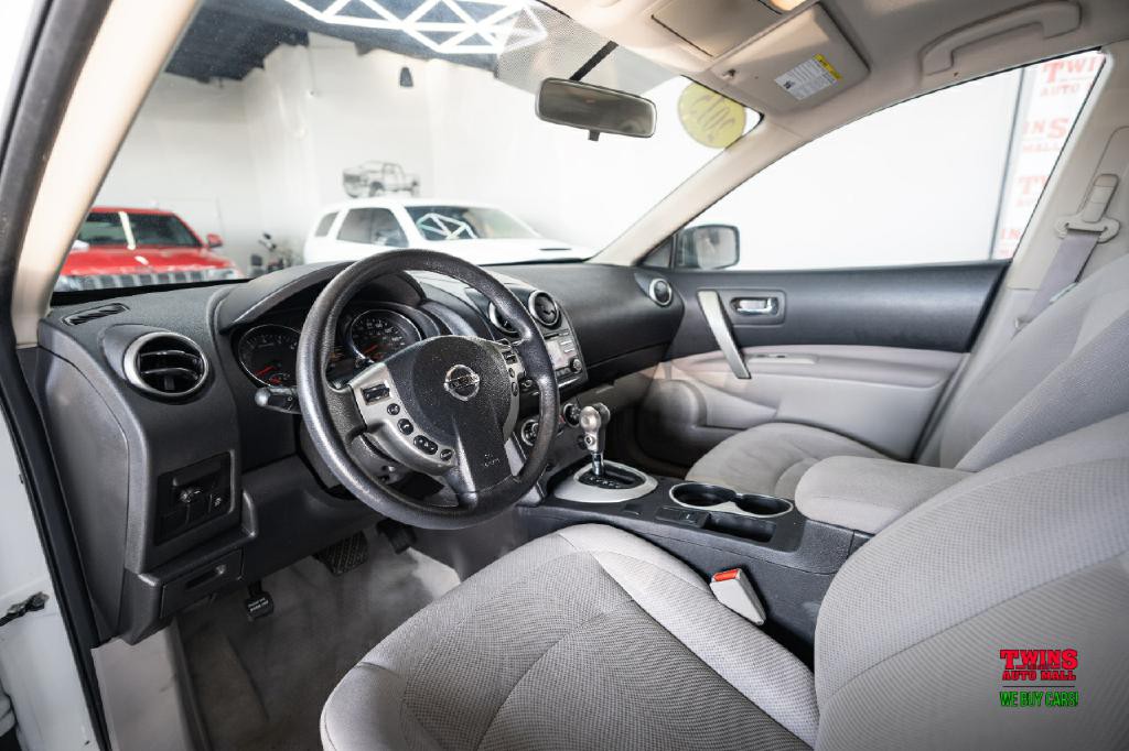 2015 Nissan Rogue Image 11