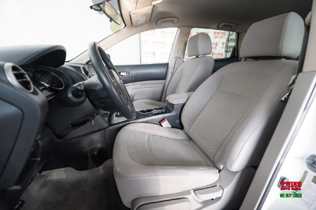 2015 Nissan Rogue Image 12