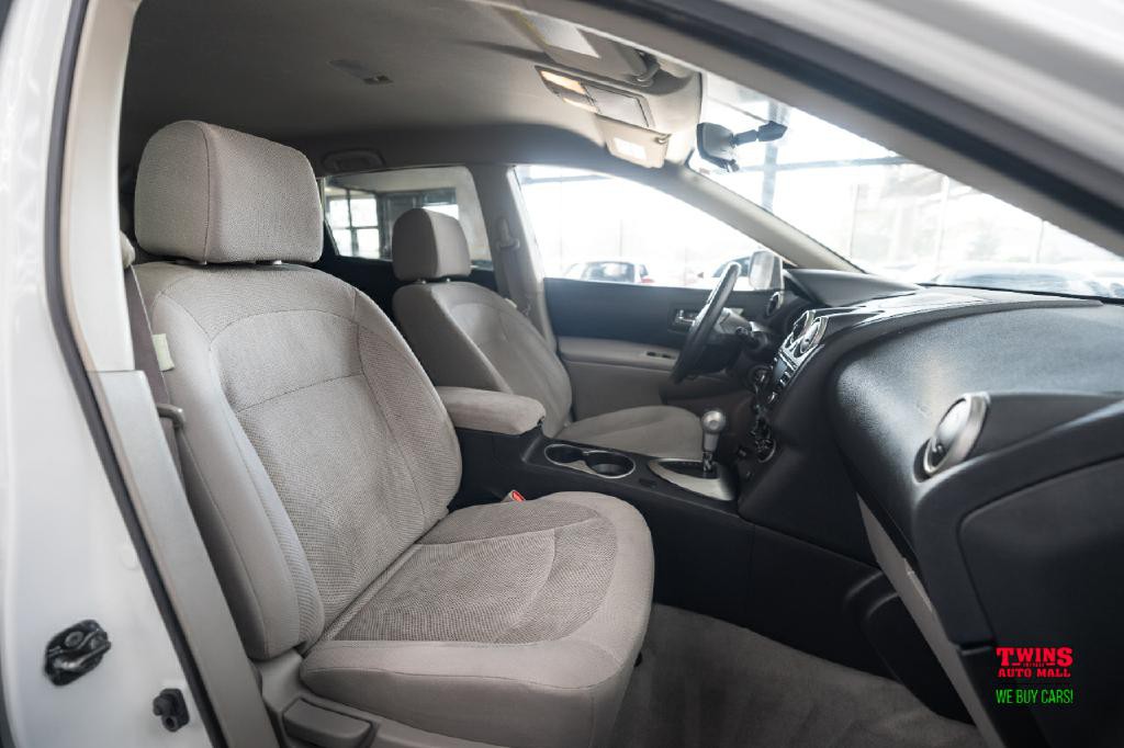 2015 Nissan Rogue Image 15
