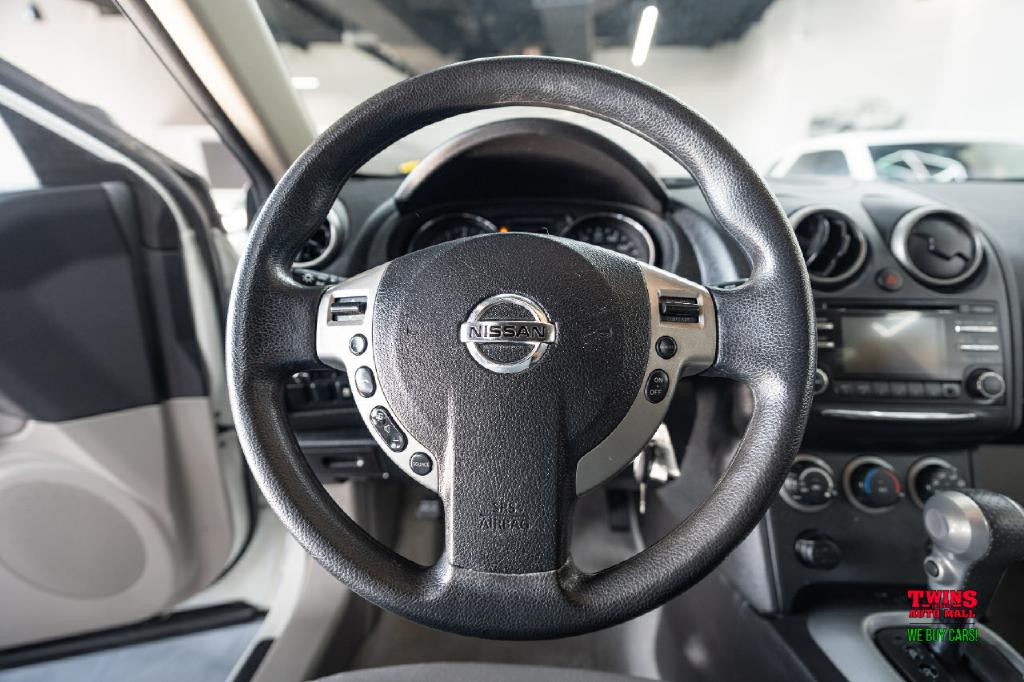 2015 Nissan Rogue Image 17