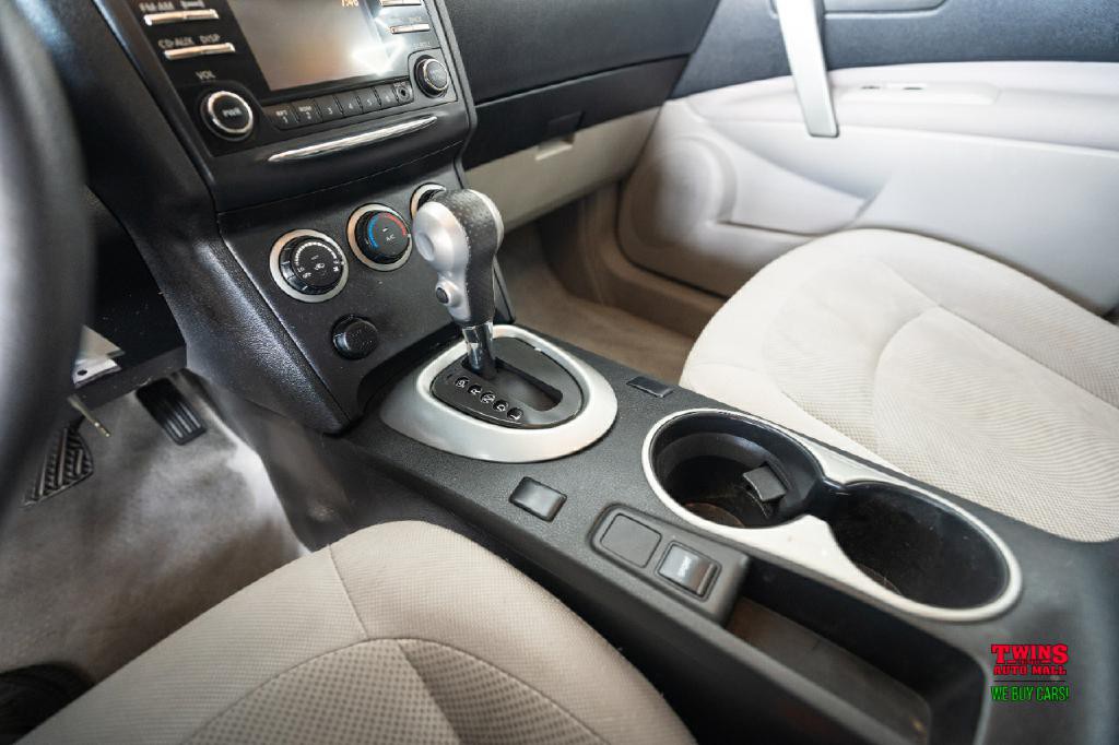 2015 Nissan Rogue Image 19
