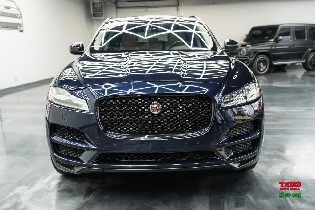 2018 Jaguar F-PACE Image 9