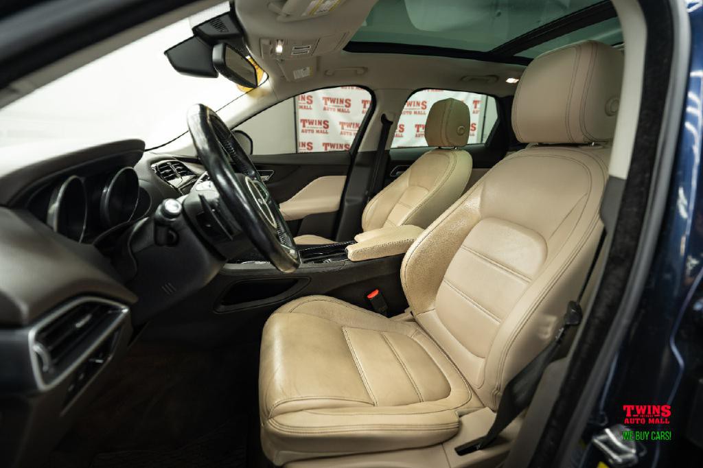 2018 Jaguar F-PACE Image 12