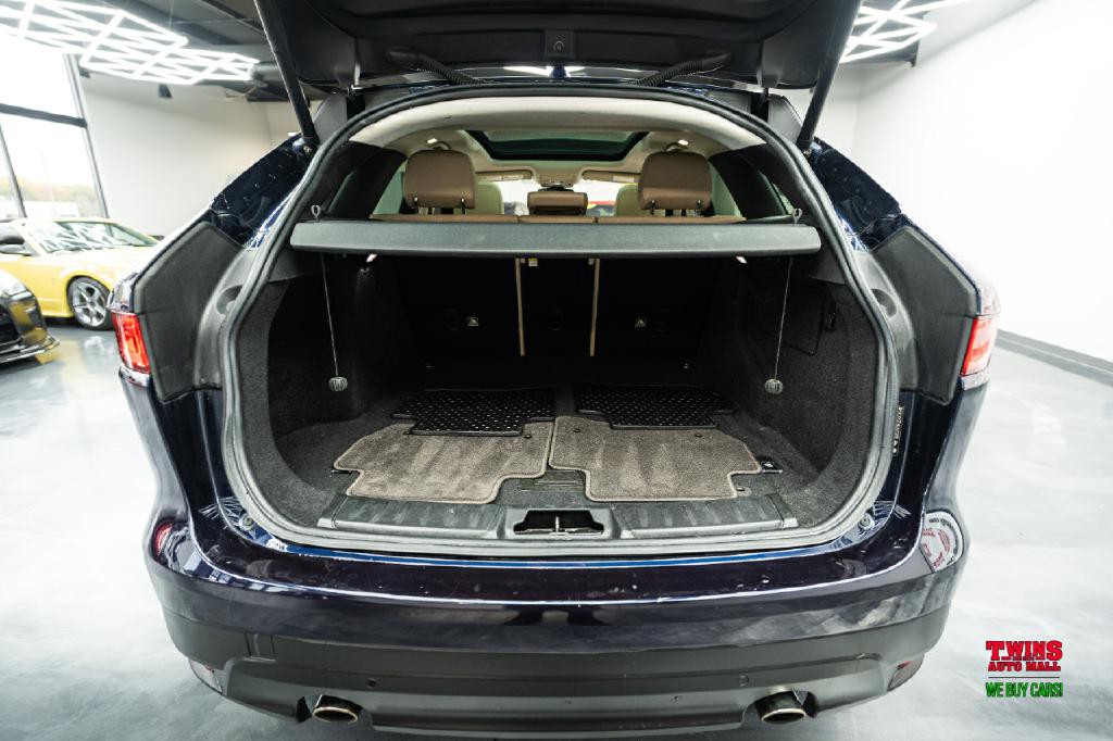 2018 Jaguar F-PACE Image 14