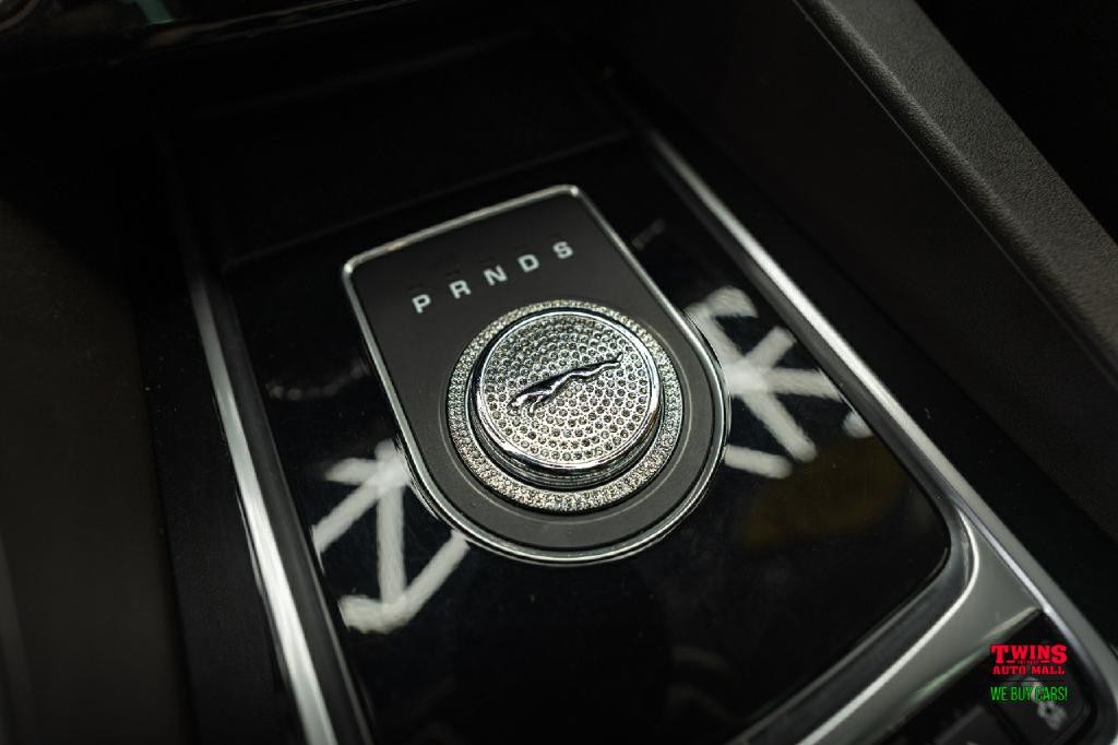 2018 Jaguar F-PACE Image 23