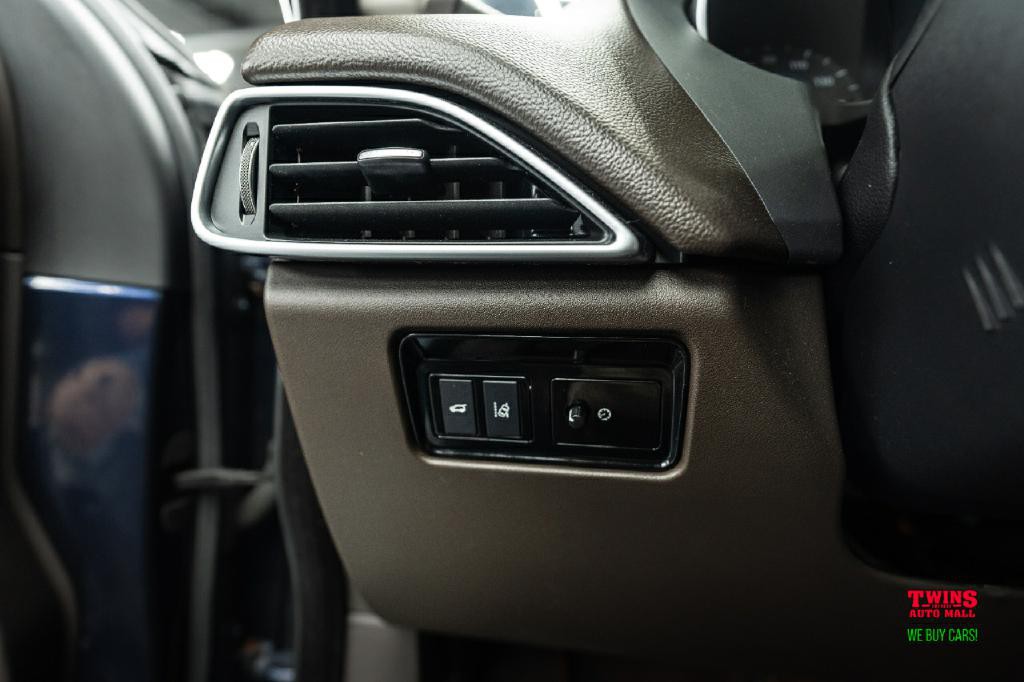 2018 Jaguar F-PACE Image 25