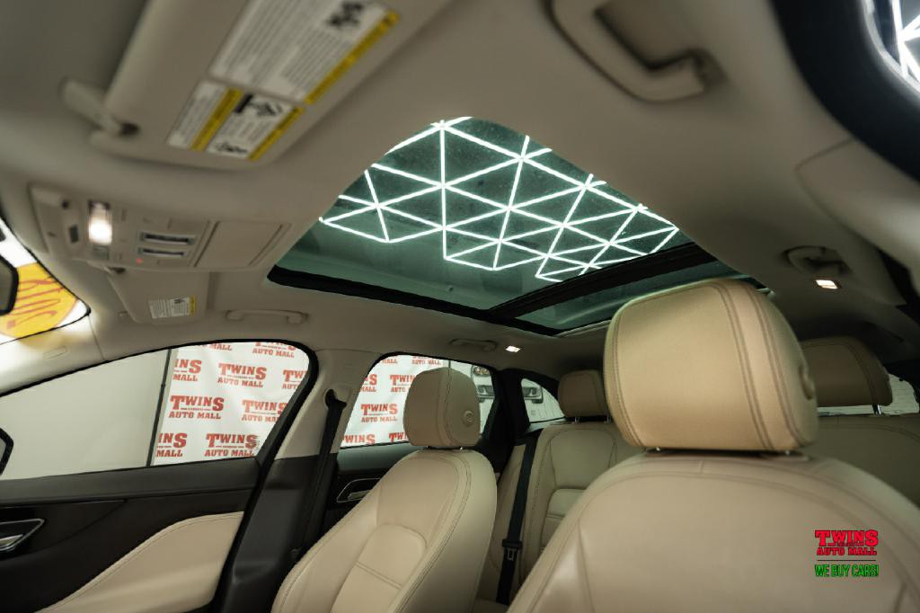 2018 Jaguar F-PACE Image 27