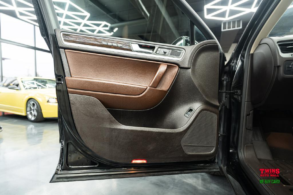 2014 Volkswagen Touareg Image 10