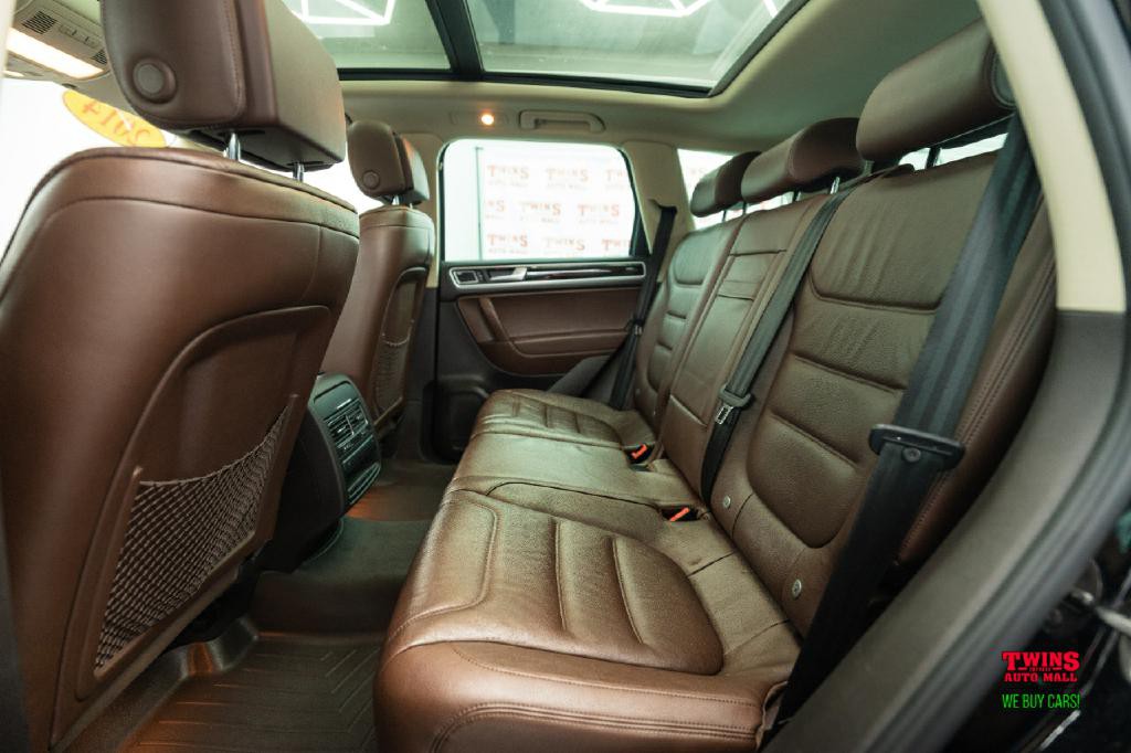 2014 Volkswagen Touareg Image 13