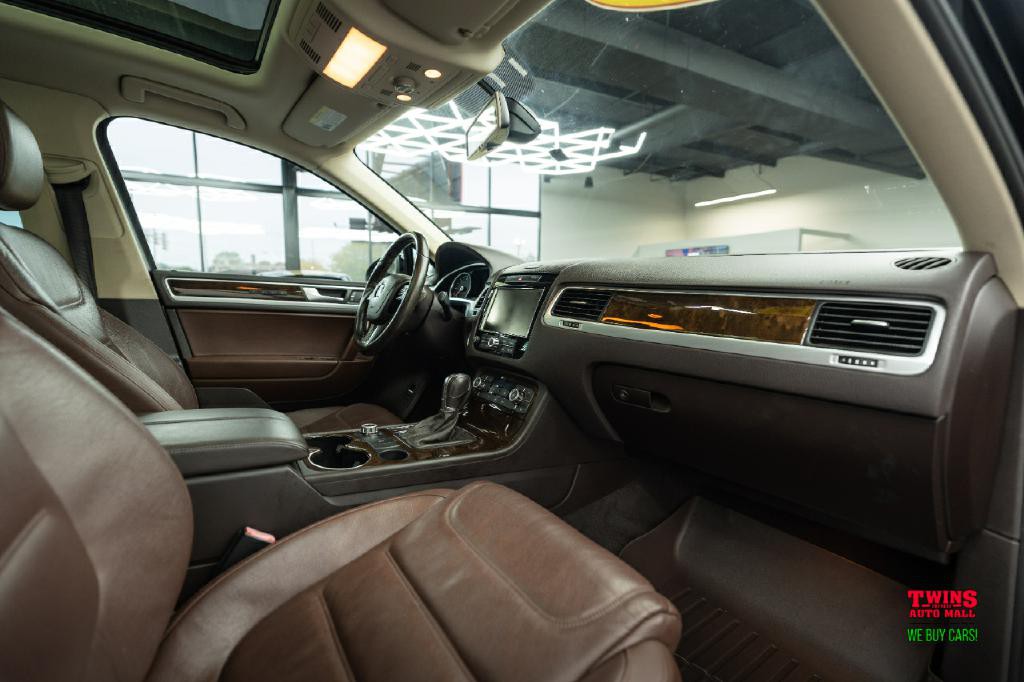 2014 Volkswagen Touareg Image 16