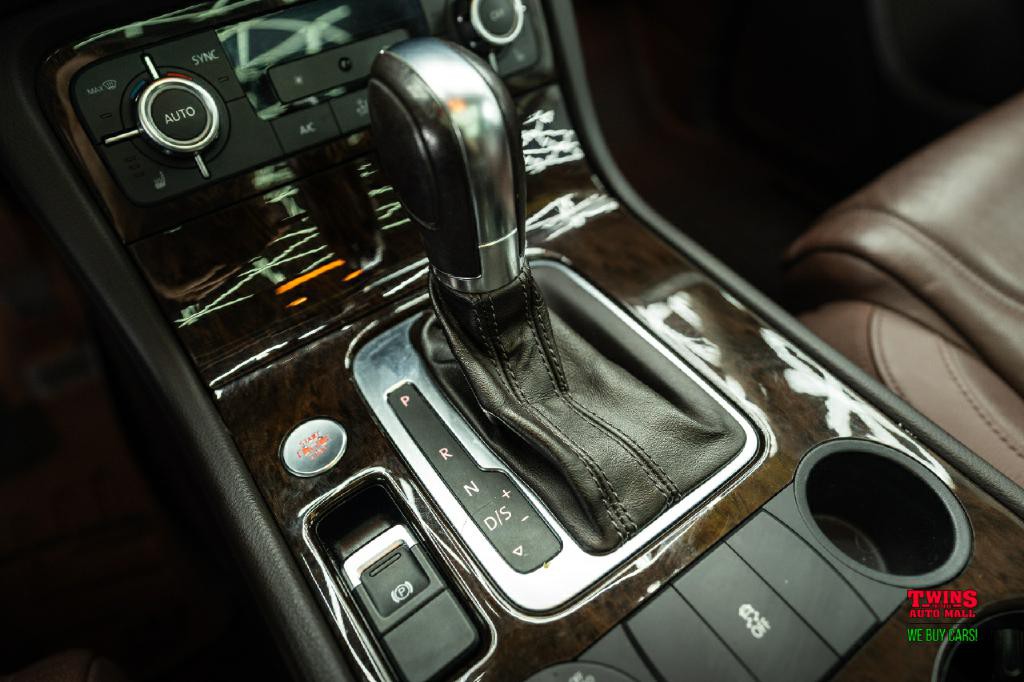 2014 Volkswagen Touareg Image 23