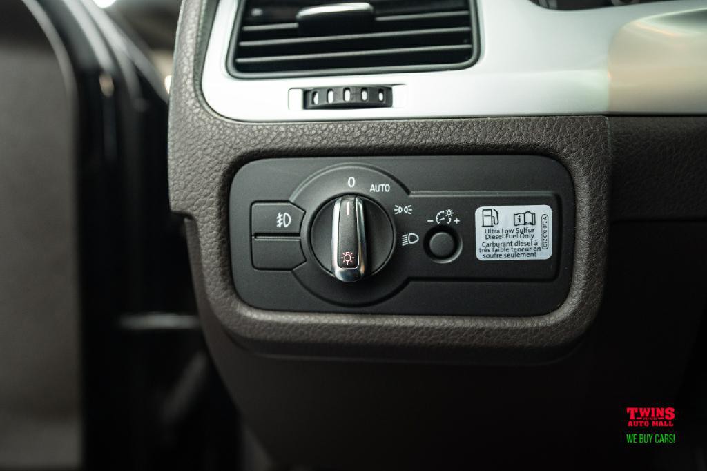 2014 Volkswagen Touareg Image 26