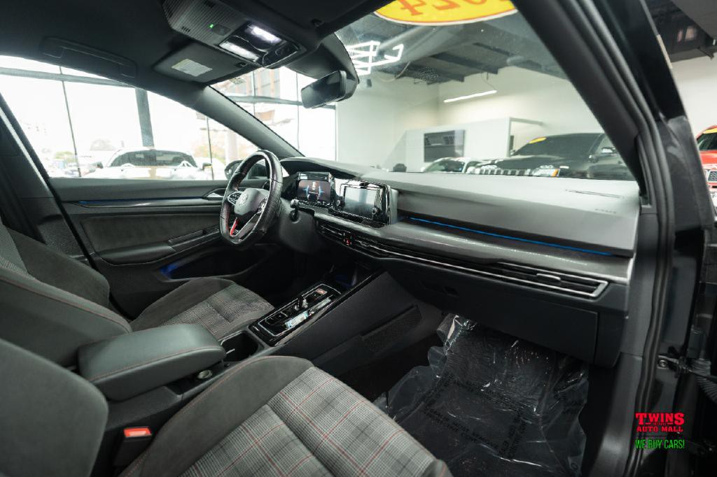 2024 Volkswagen GTI Image 17