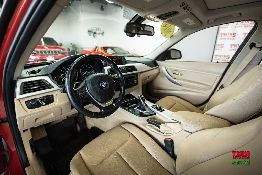 2014 BMW 3 Series Image 11
