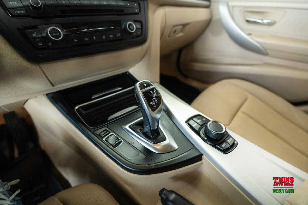 2014 BMW 3 Series Image 19