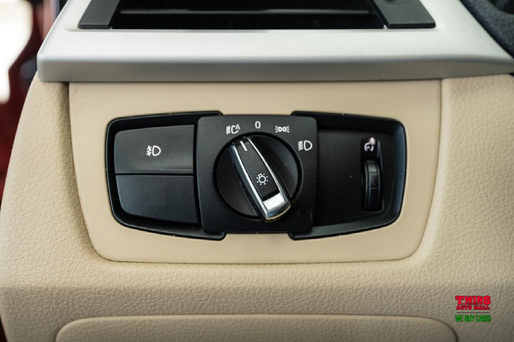 2014 BMW 3 Series Image 22