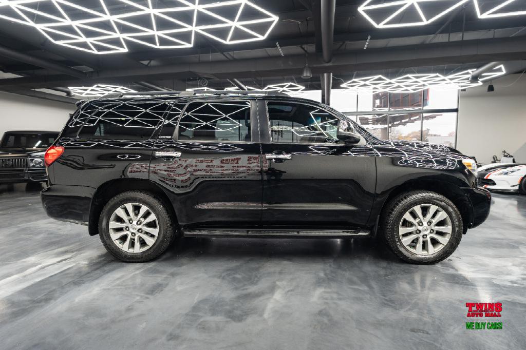 2017 Toyota Sequoia Image 7