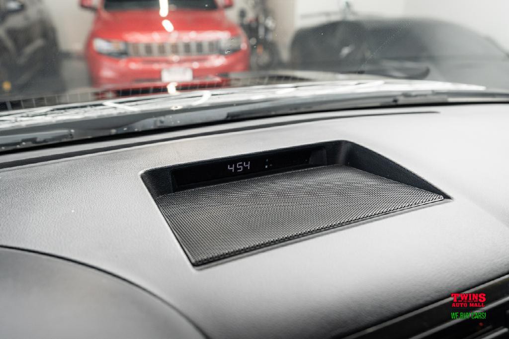 2017 Toyota Sequoia Image 24