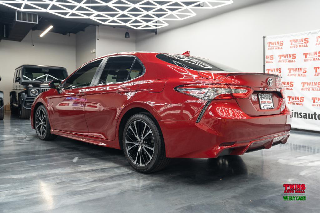 2019 Toyota Camry Image 4