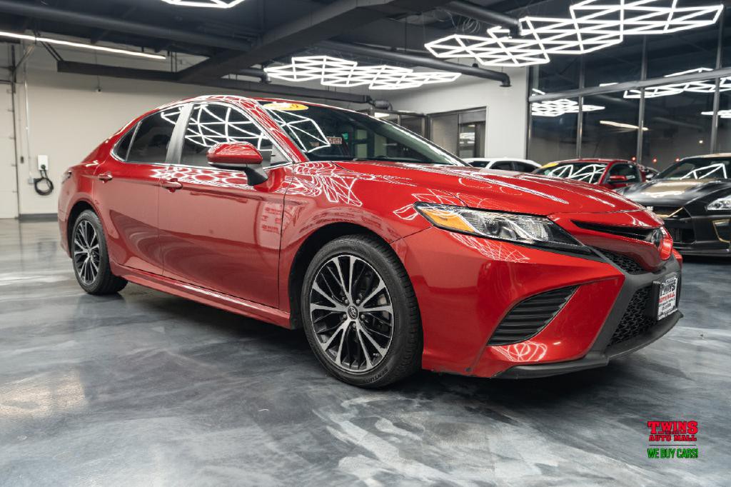 2019 Toyota Camry Image 8