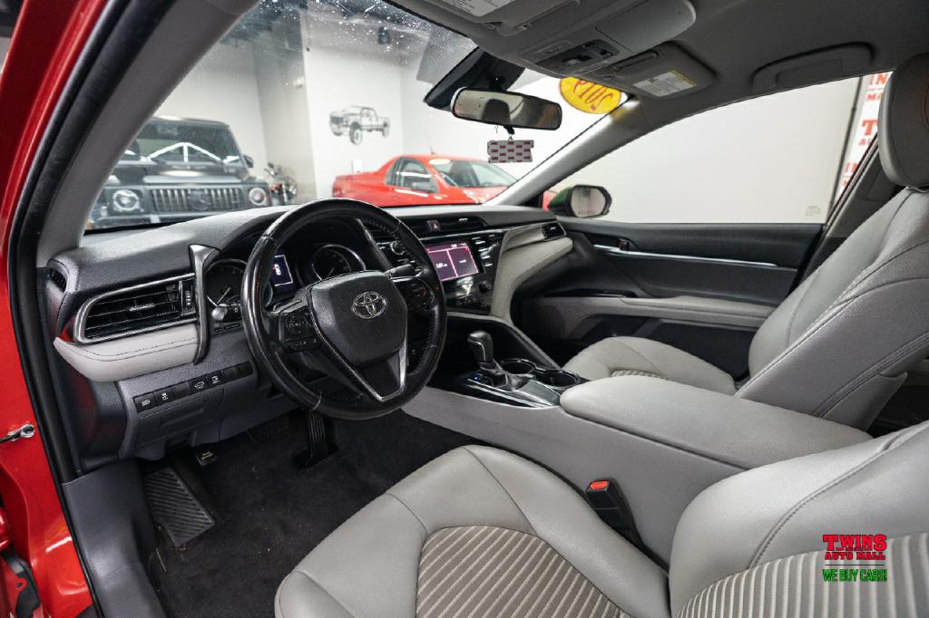 2019 Toyota Camry Image 11