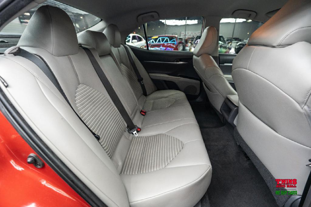 2019 Toyota Camry Image 14