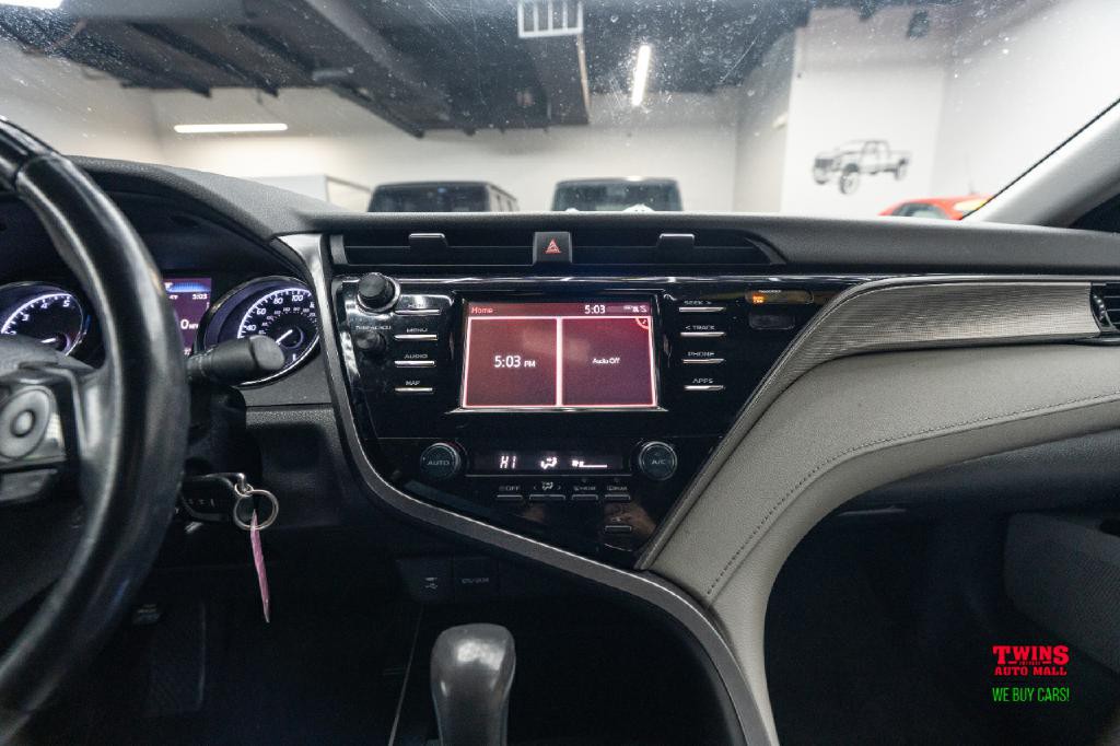 2019 Toyota Camry Image 21