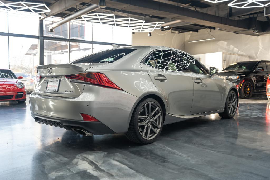 2019 Lexus IS Image 6