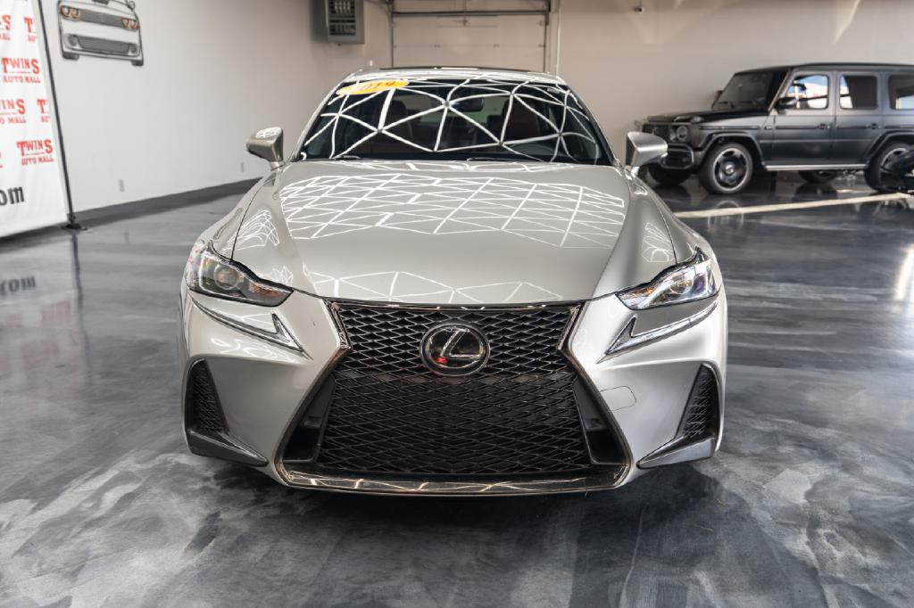 2019 Lexus IS Image 9