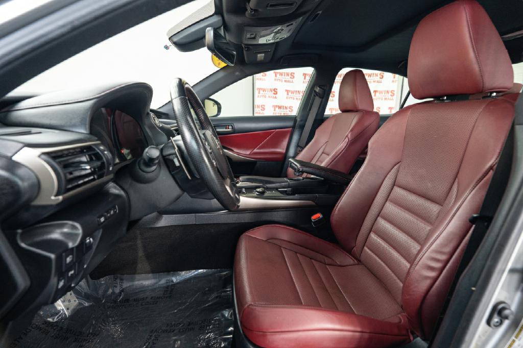 2019 Lexus IS Image 12
