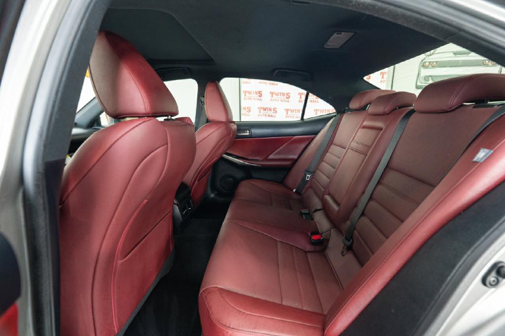 2019 Lexus IS Image 13
