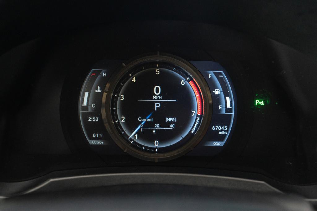 2019 Lexus IS Image 18